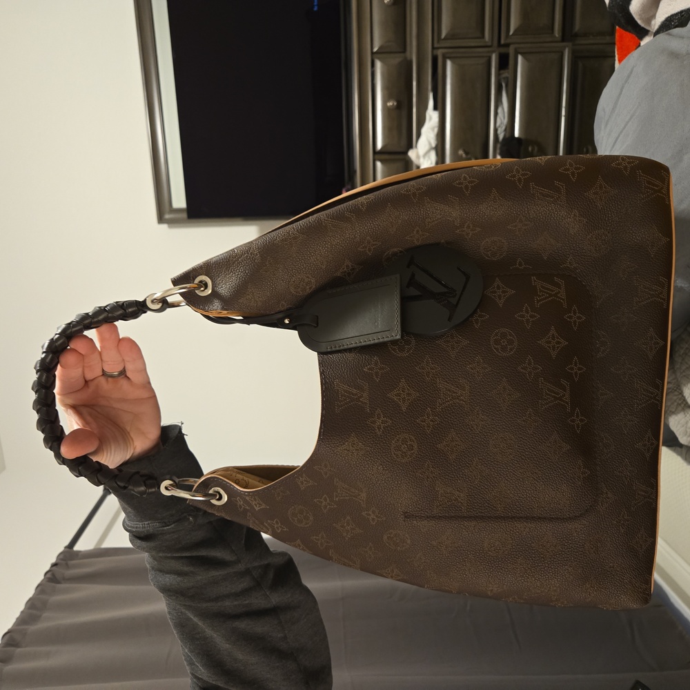 Brown louis vuitton mahina hobo